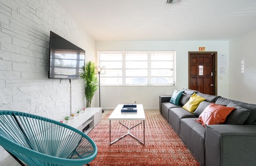 West Hollywood House | Private Oasis in Hollywood 3 bedrooms with Pool