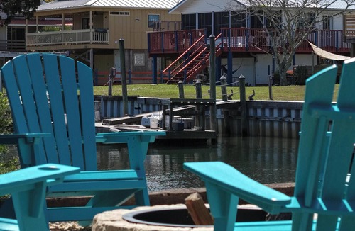 Crawfordville Cottage | Private Pool & Dock Family Fishing Bungalow Retreat Near Shell Point Beach