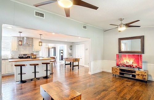 Seffner Community Alliance House | Private Pool, Games, Firepit Ultimate Tampa Fun House