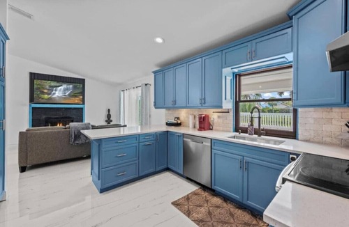 Wellington House | Private Pool Oasis in Wellington 4BR