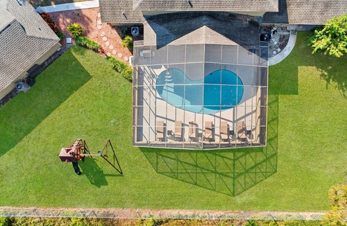 Westchase House | Private Pool * Pickleball * Game Room * Sleeps 18!