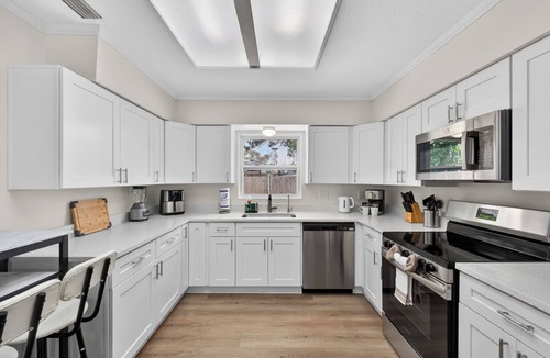 Bradenton House | Private Pool & Tiki Bar Near Anna Maria