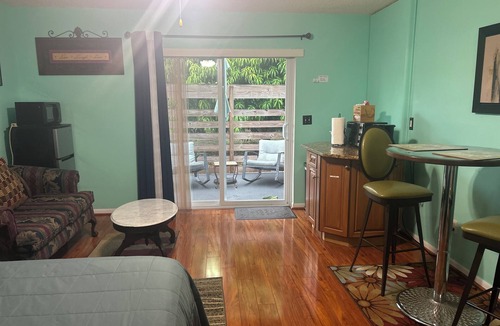 Indian River Bluff Apartment | Private room centrally located in Melbourne