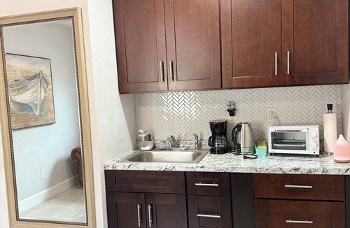Brandon Apartment | Private suite in Brandon