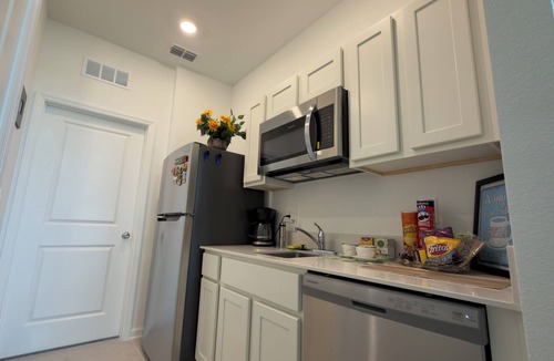 Haines City House | Private Suite Near Disney & LEGOLAND w/Kitchen
