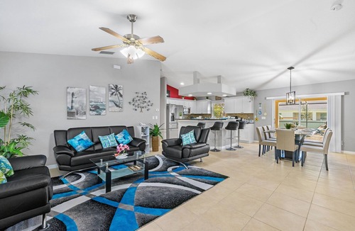 Diplomat House | Private villa w/electric heated pool in quiet neighborhood! Villa Blanca - SWFL Rentals