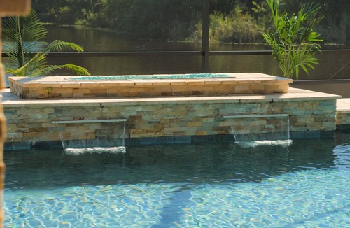 Citrus Park Villa | Private waterfront Villa Azure w