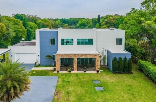Citrus Park Villa | Private waterfront Villa Azure w