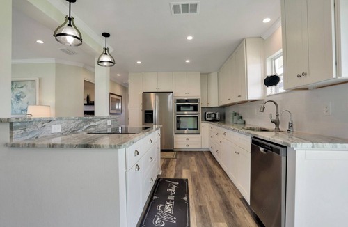 Bonita Springs House | Quaint 2-bedroom home with a pool, close to the beach in amazing Bonita Springs!