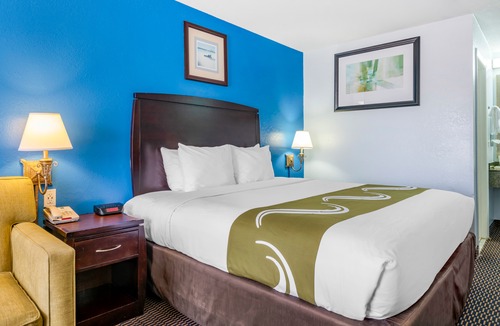 North Trail Hotel | Quality Inn Sarasota North Near Lido Key Beach