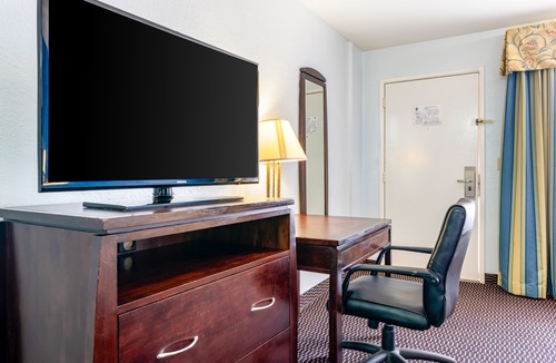 North Trail Hotel | Quality Inn Sarasota North Near Lido Key Beach