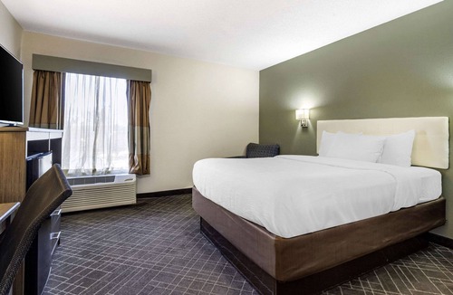 Arcadia Hotel | Quality Inn Spartanburg Northwest