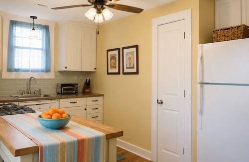 Wall House | Quiet, Comfortable Retreat for Couples & Small Families - Belmar NJ