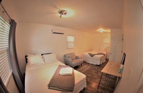 Northeast Miami House | Quiet Cottage in the MIMO district close to everything