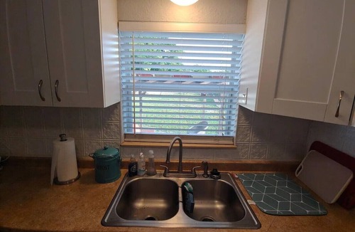 Lakewood Estates House | Quiet Getaway in Picturesque Lakewood Estates Area