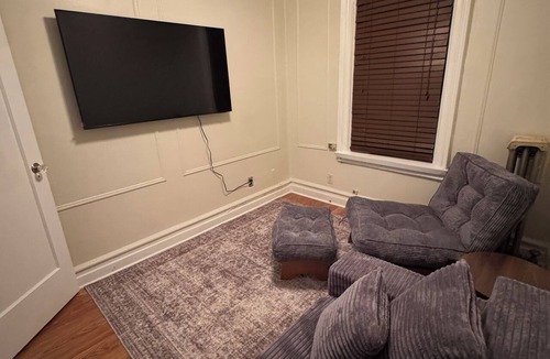 East Flatbush House | Quiet Old Brooklyn Charm Upstairs 2-bedroom/1-bath Unit in E. Flatbush Townhome