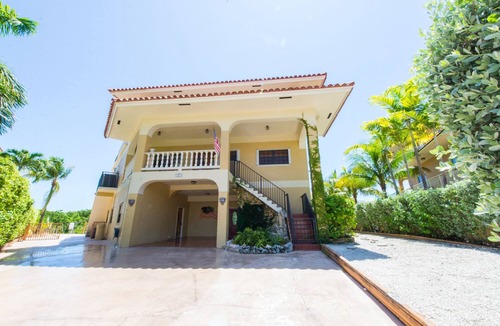 Key Largo House | Quiet, Secure, 7 Br Home, Boater's Dream, 100 Ft Dock, accomm multiple families