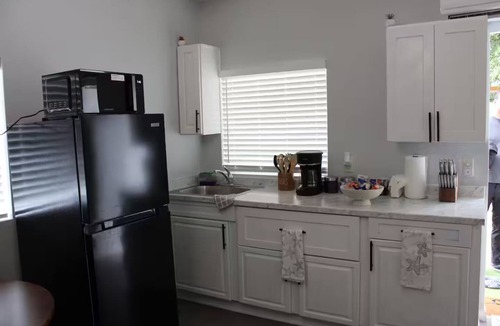 Crystal Lake Apartment | Raíces Del Bosque Studio. Peace and quiet….