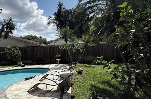 Lake Magdalene House | Rabelo’s House Awesome 5-bedroom house with AC in charming Tampa