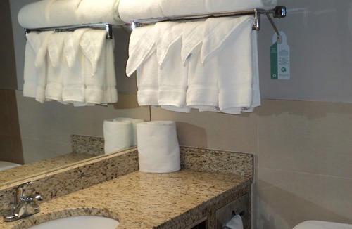 Northwest Yonkers Hotel | Ramada by Wyndham Yonkers / Westchester