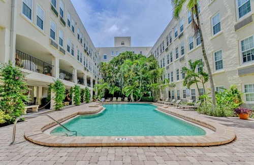 Palm Beach - West Palm Beach Apartment | Rare Garden Studio | Pool Deck Access + Beach