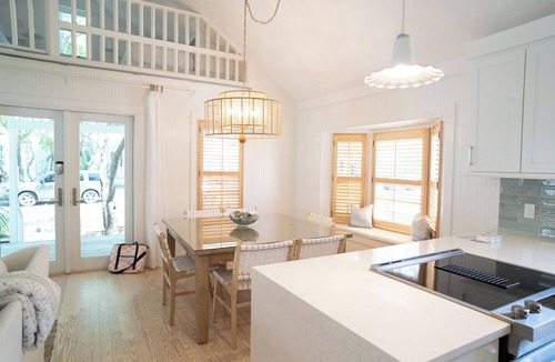 Seaside House | Recently Renovated & Pet Friendly in Seaside, Great Outdoor Spaces! 2 Bikes!