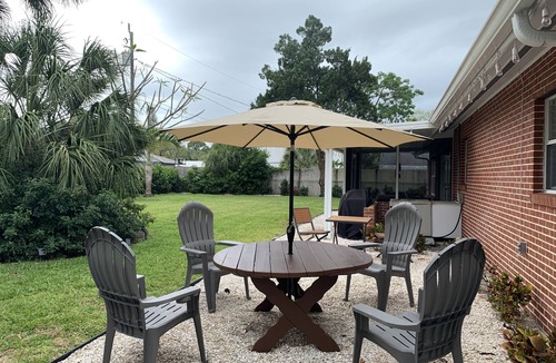 West Bradenton House | Red Sunset Casita, Mins to Anna Maria Island!Lots of space a boaters Paradise!