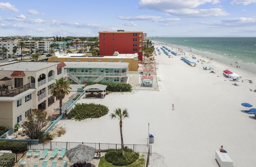 North Redington Beach Condo | Redington Surf Resort 03 Studio