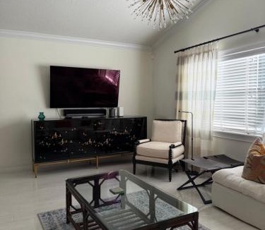 Equestrian Walk House | Regiane Residence