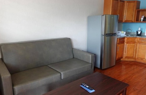 June Park House | Relax and Recharge! 3 Serene Units, Free Breakfast & Parking