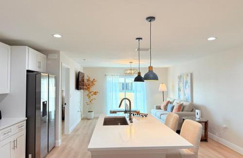 Englewood East House | Relax and Unwind 3BR Port Charlotte Coastal Escape