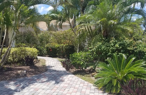 Bonita Shores House | Relax and unwind at Paradise on Pine.