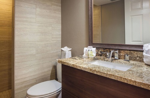 South Island Hotel | Relax by the Beach | Balcony Suites, Full Kitchen, Pool