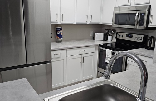 Clearwater Condo | Relax by the pool/ground floor unit 10min drive from Clearwater beach!