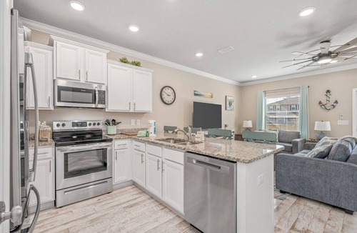 South Pensacola House | Relax in Peaceful Coastal Retreat Near Pensacola Beaches & Downtown, Sleeps 8