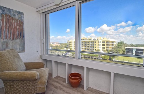 Siesta Key Condo | Relax in the Peace & Quiet of Fishermans Haven. Small, Friendly, Gated Complex on the Beach FH 505