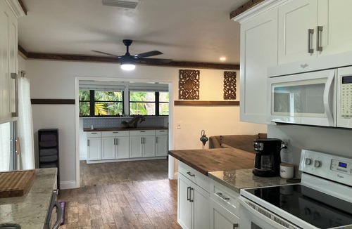 Hobe Sound House | Relax in this 3 bedroom, 2 bathrooms, heated pool with pull out couch, sleeps 8