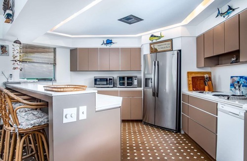 Islamorada House | Relax in this 3BR open water view home with private pool in Islamorada.