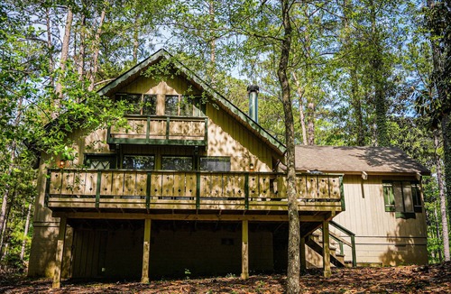Pine Mountain Ski Chalet | Relax in this spacious chalet just miles from the heart of Pine Mountain