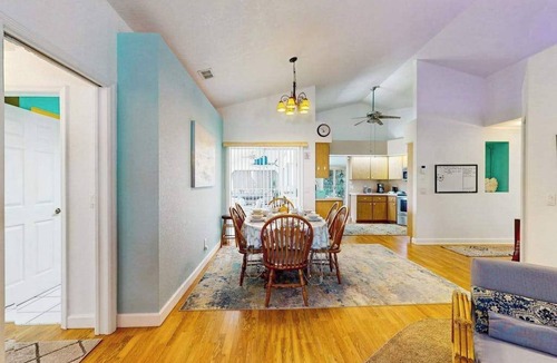 Harbour Heights House | Relax, Recharge & Explore. Your Waterfront Getaway Awaits.