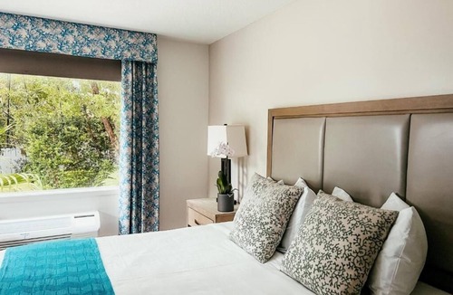 Key Largo Hotel | Relaxing Bayside Stay Near Dolphins Plus With Heated Pool
