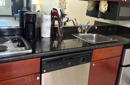 Ruskin Condo | Relaxing First Floor Condo on Tampa Bay! Pool and Beach within walking distance!