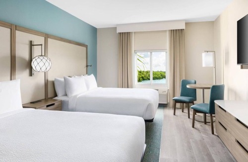 Marathon Hotel | Relaxing Getaway! 2 Elegant Rooms, Outdoor Pool, Free Breakfast!