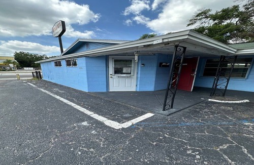 Old Seminole Heights Apartment | Relaxing King Bed | Tampa