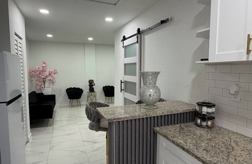 Spring Hill Apartment | Relaxing Studio Just Minutes from Weeki Wachee Springs