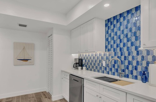 Indian River Shores Condo | Remodeled Beach Condo