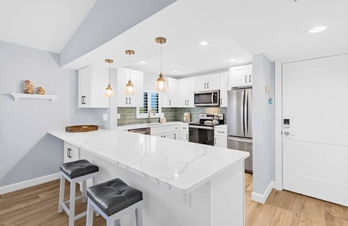 Sanibel Condo | 🌺Remodeled End-Unit with Panorama View – Sandpiper Beach 506🐟