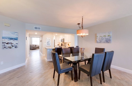 Marco Island Condo | Remodeled Luxurious Direct Beachfront Somerset Condo-with Den sleeping area