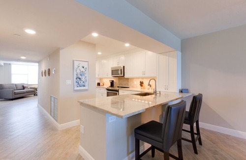 Marco Island Condo | Remodeled Luxurious Direct Beachfront Somerset Condo-with Den sleeping area