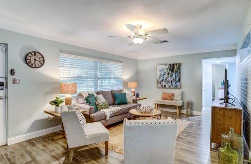South Pinellas Community Council House | Remodeled St Petersburg Retreat w/Hot Tub!